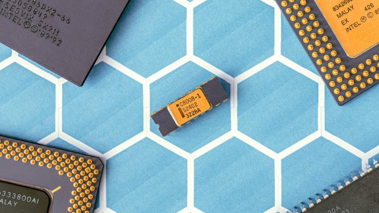 Nano technology are being used in Intel